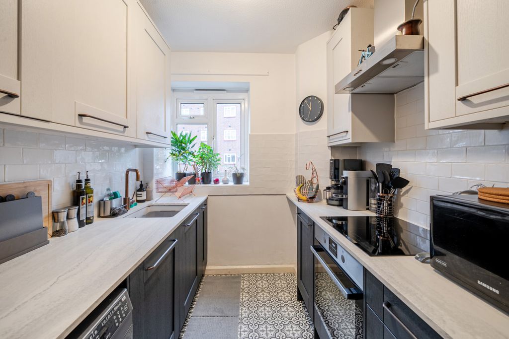 Property photo 2 of 15 Kitchen