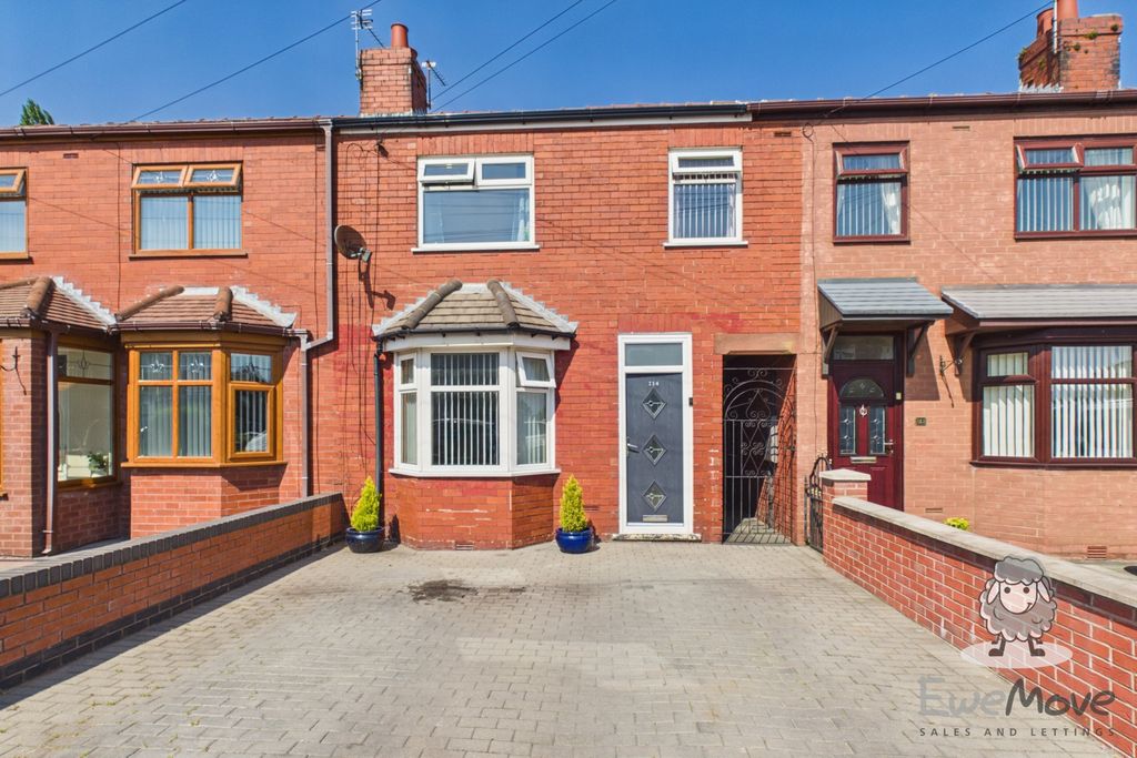 Property photo 1 of 12 3
