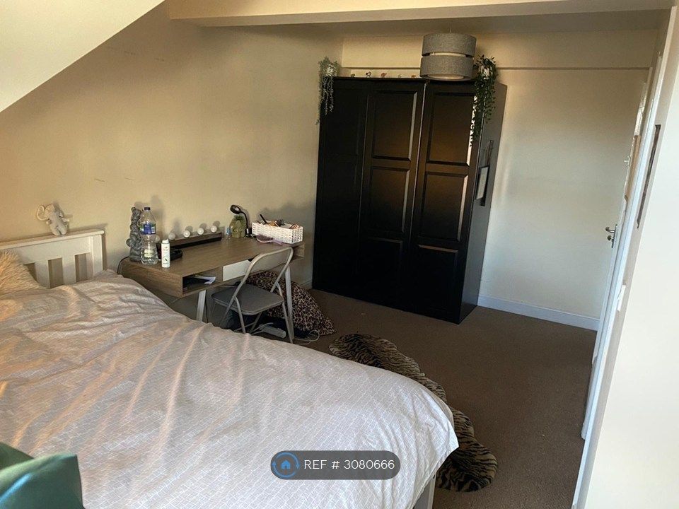 Property photo 3 of 28