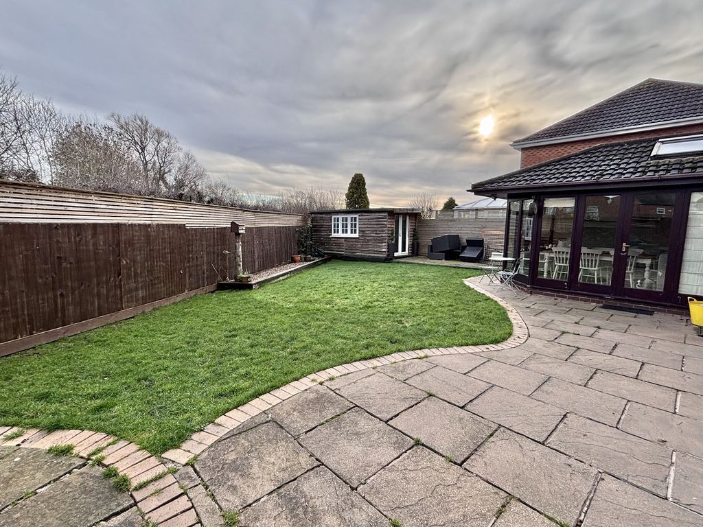 Property photo 3 of 18 Outside