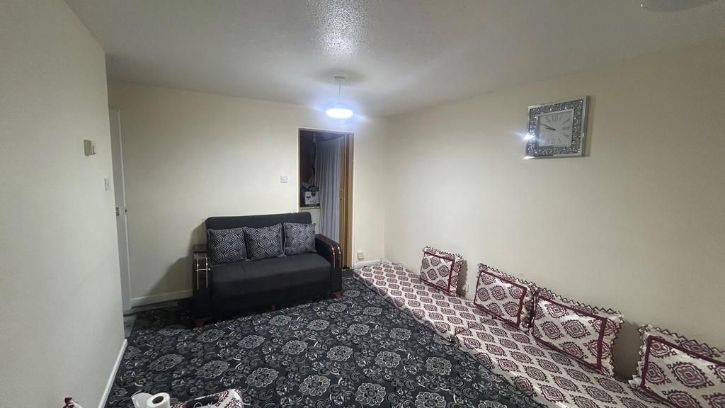 Property photo 2 of 5 Lounge