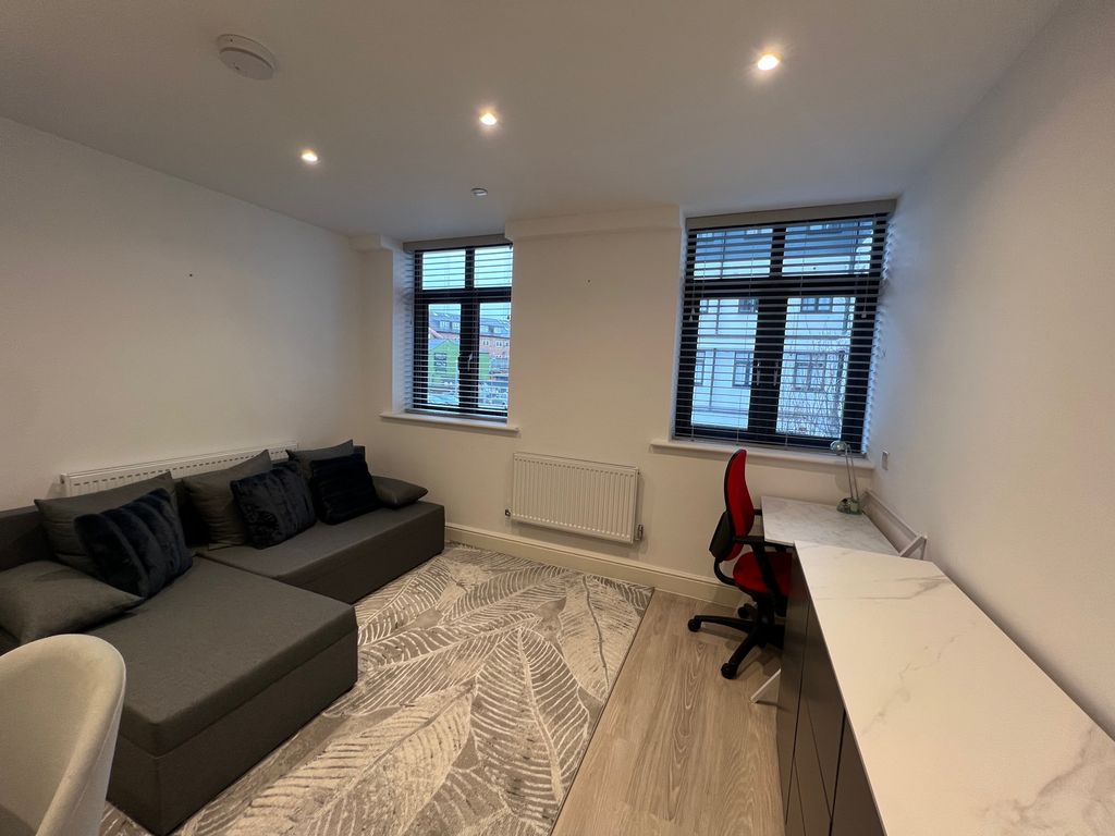 Property photo 2 of 6 Living Room