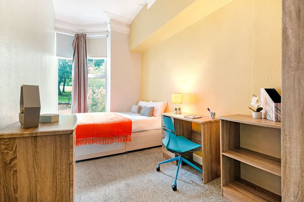 Property photo 3 of 12 Property Photo