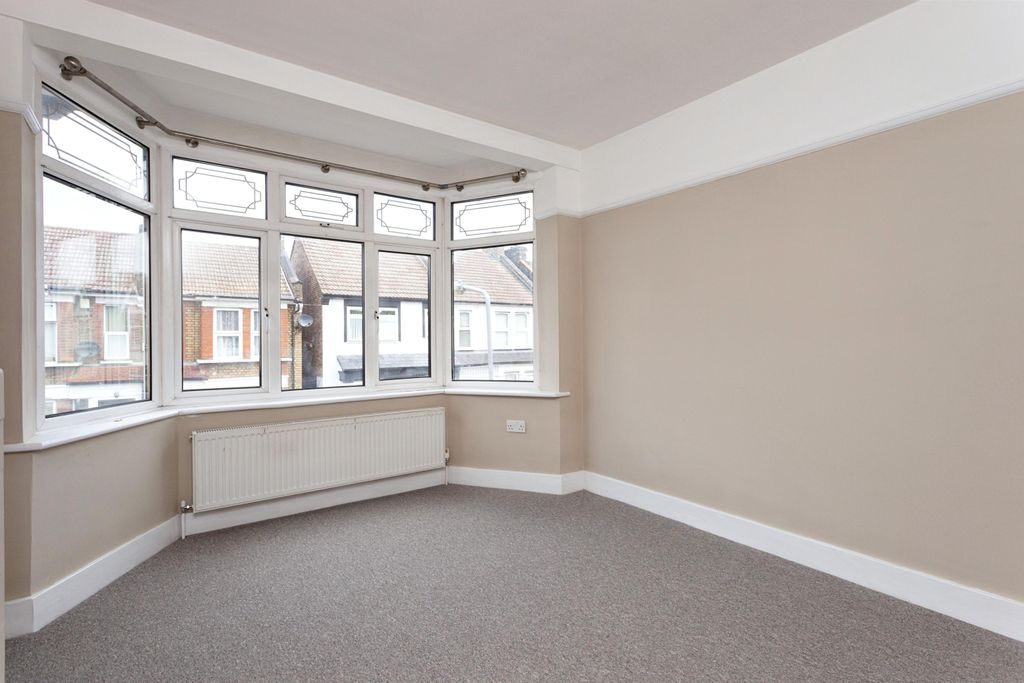 Property photo 2 of 11 2