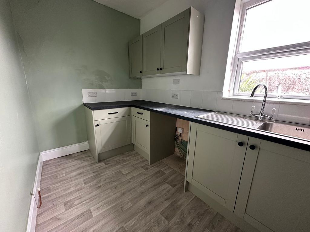 Property photo 2 of 10 Photo 12