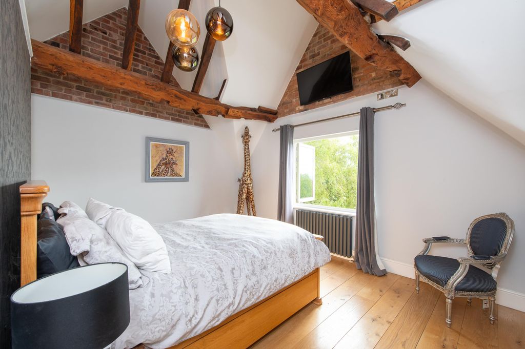Additional image 12 of 11 bed farm for saleKings Lane, Snitterfield, Stratford-Upon-Avon, Warwickshire CV37.