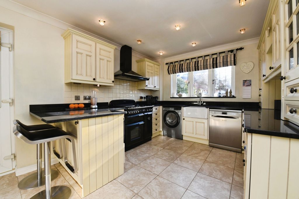 Property photo 3 of 21 Pbox-Img.Jpg