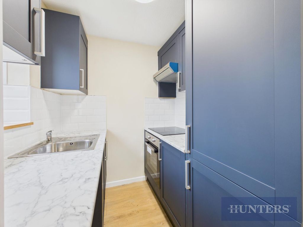 Property photo 3 of 10 Kitchen