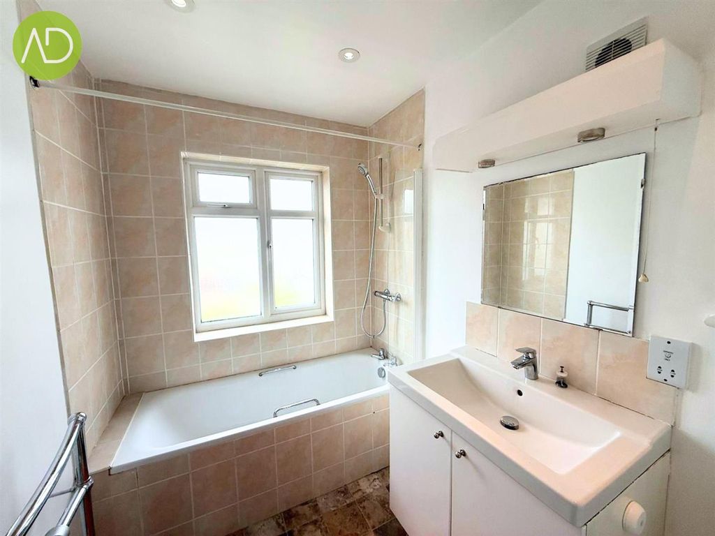 Property photo 2 of 10 7.Jpg