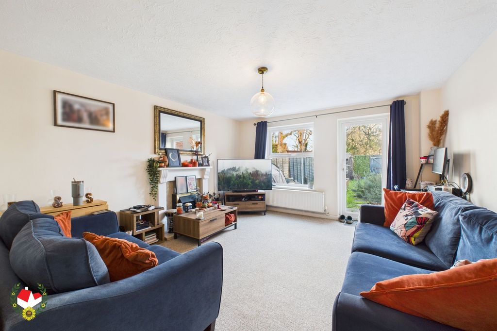 Property photo 2 of 8