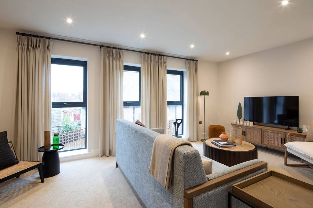 Property photo 2 of 16