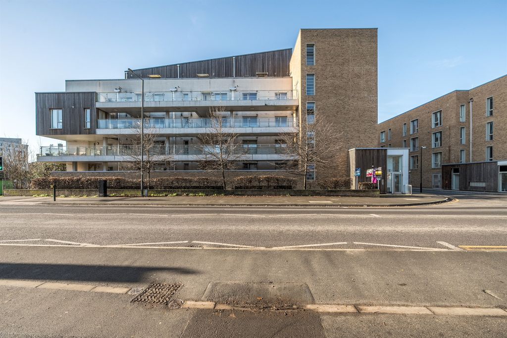 Property photo 1 of 12