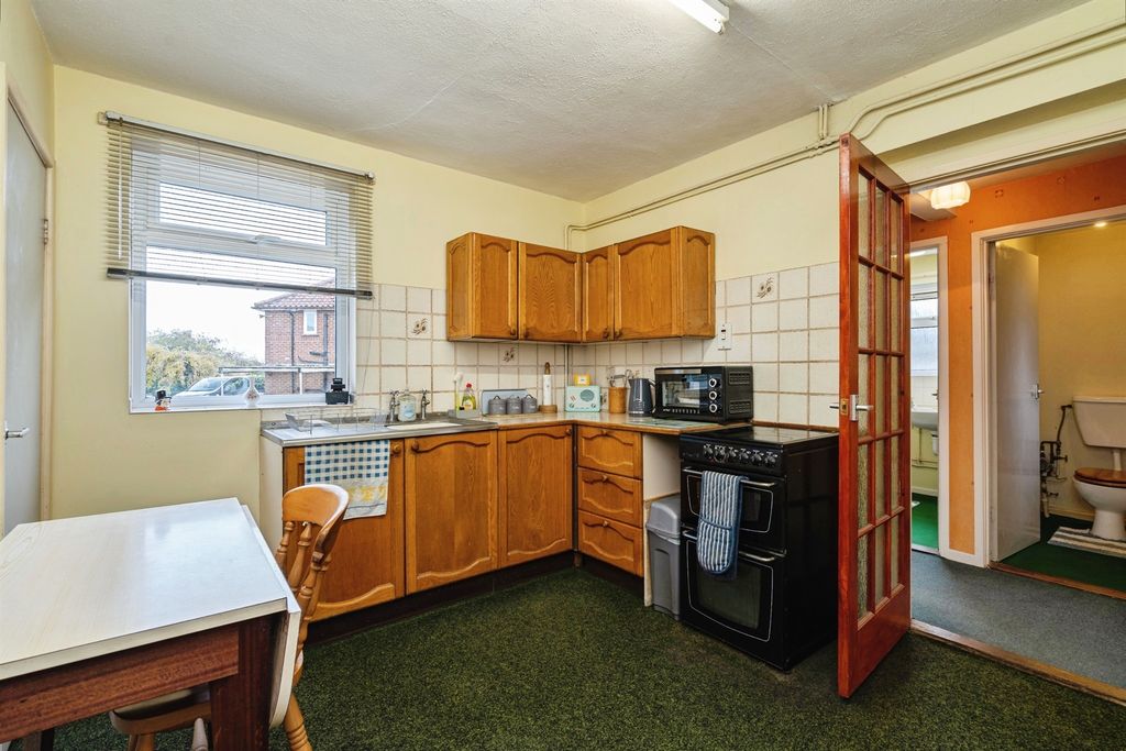 Property photo 3 of 16