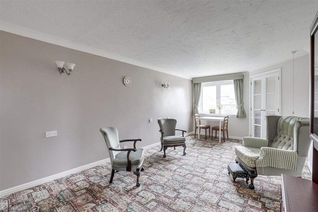 Property photo 2 of 17 31144.Jpg