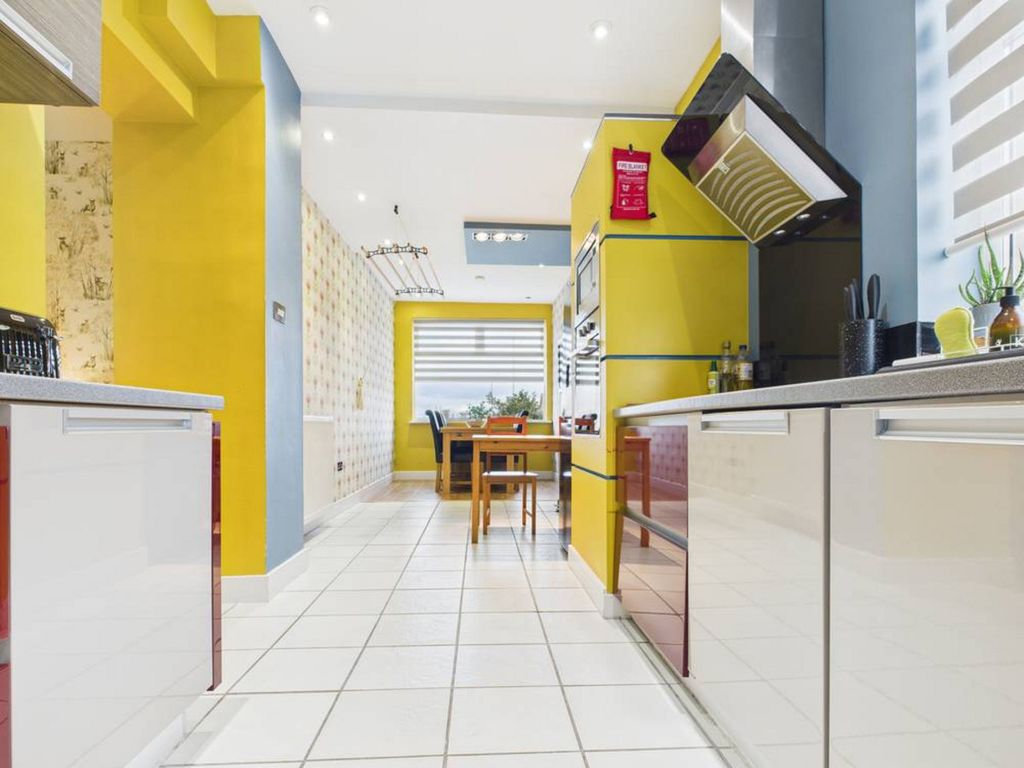 Property photo 3 of 33