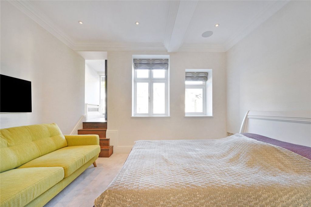 Property photo 3 of 24