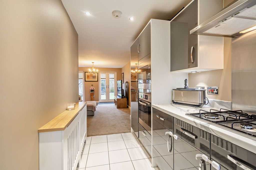 Property photo 3 of 22 Kitchen