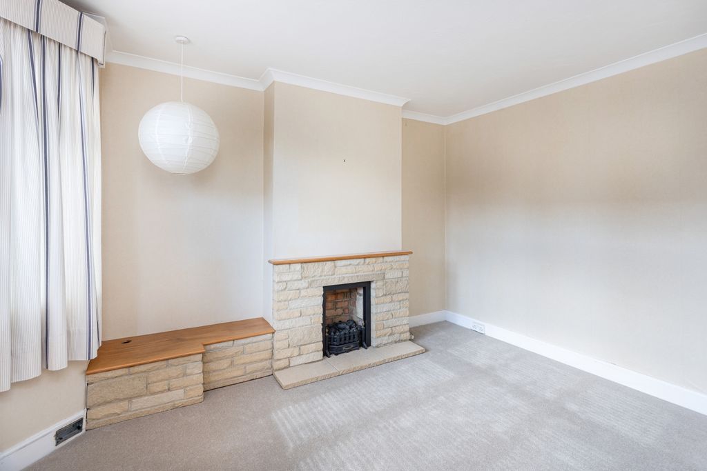 Property photo 3 of 19 Living Room