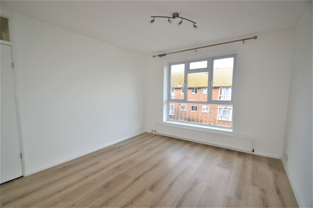 Property photo 1 of 9 2 Bedroom Flat For Rent