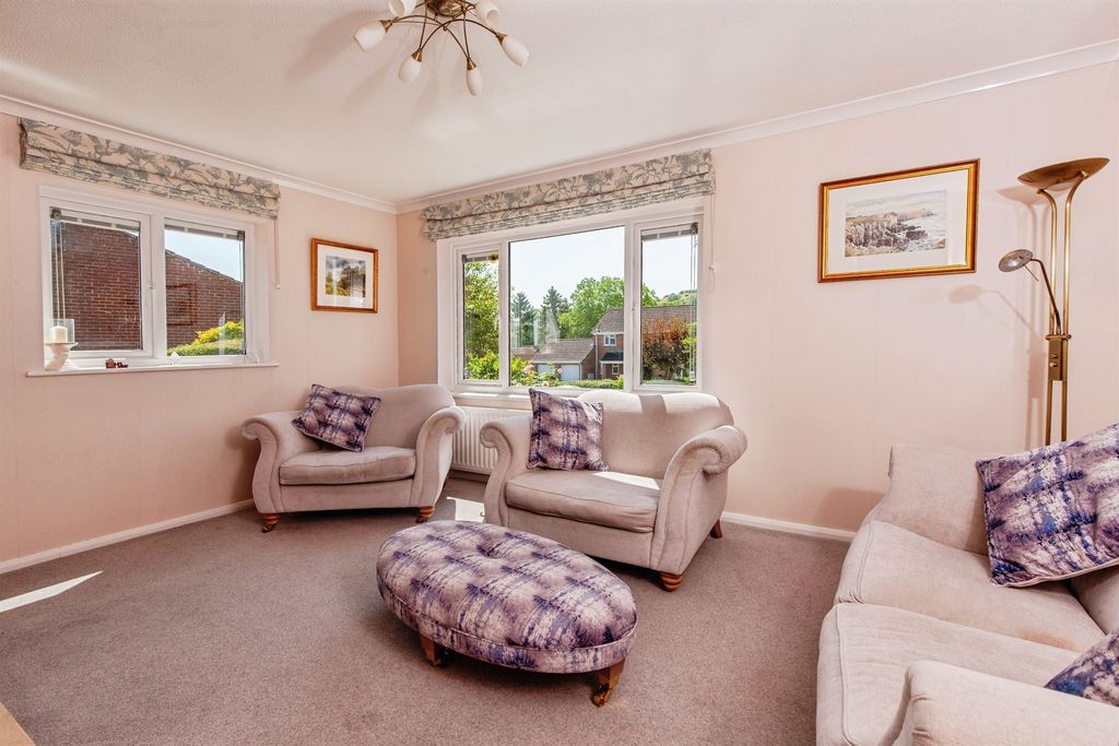 Property photo 3 of 34