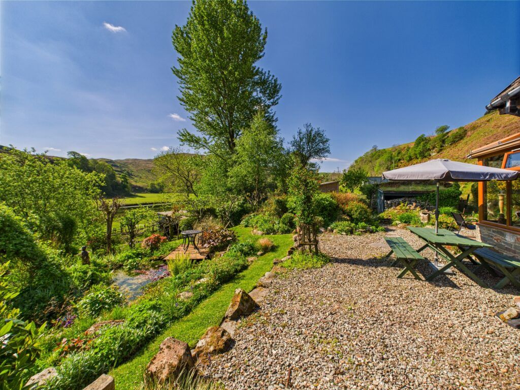 Property photo 2 of 36