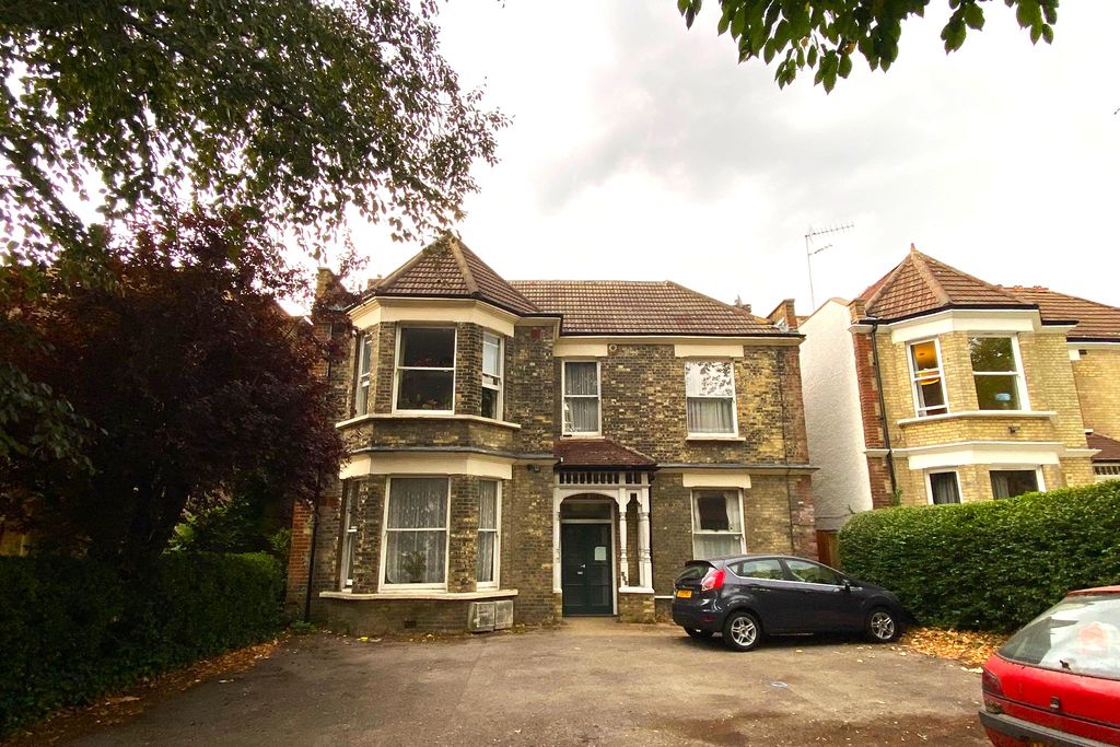 Property photo 1 of 1 Flat E, 252 Willesden Lane, London Nw2 5Re