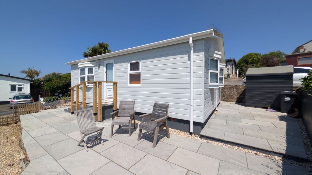 Property photo 1 of 12 External