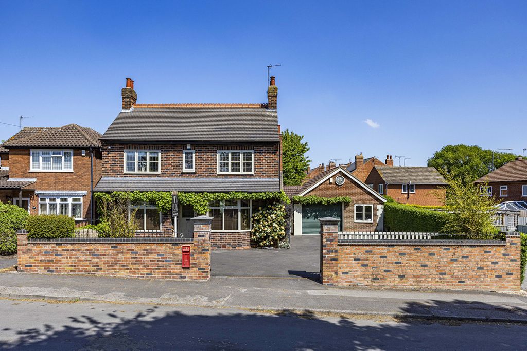 Property photo 1 of 25