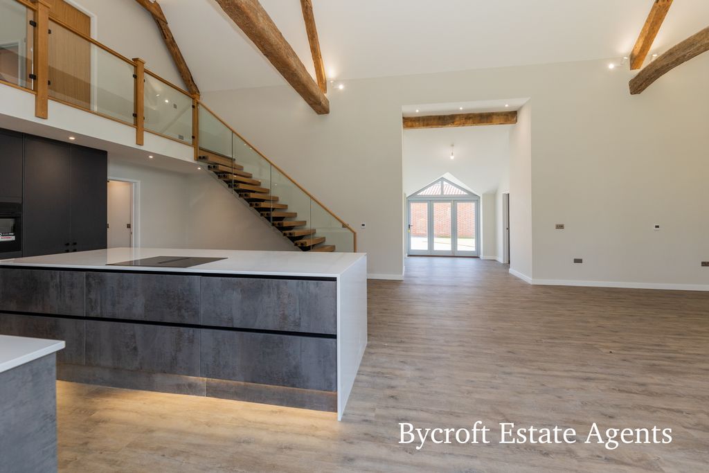 Property photo 2 of 25