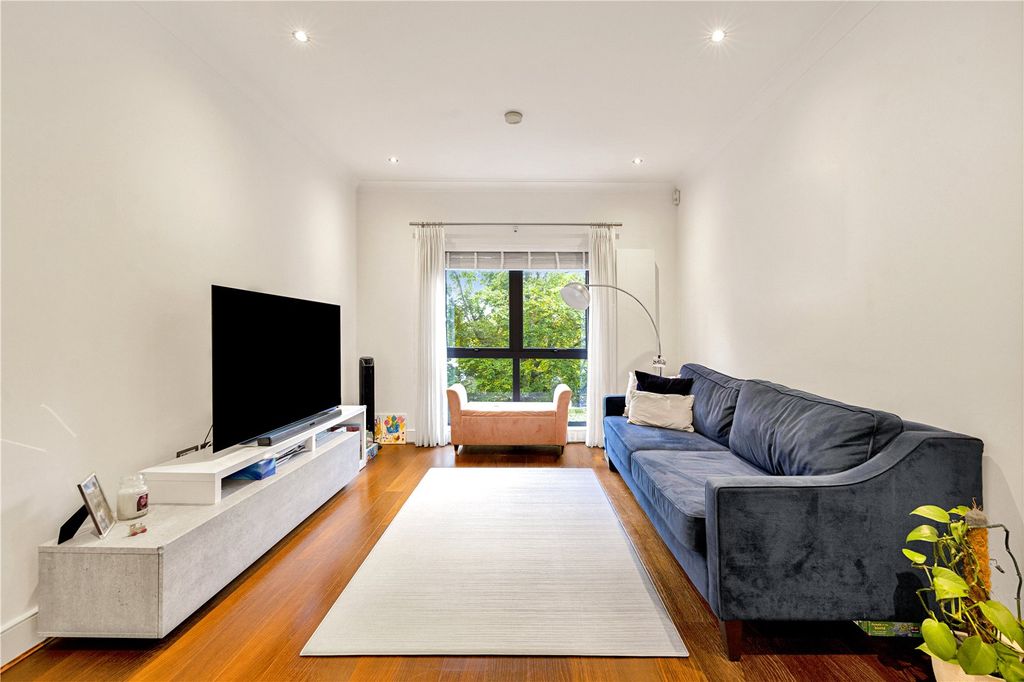 Property photo 2 of 9 Picture No. 14