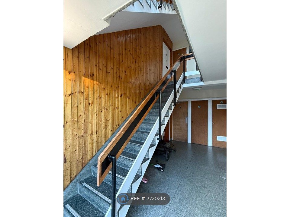 Property photo 2 of 12 Entrance