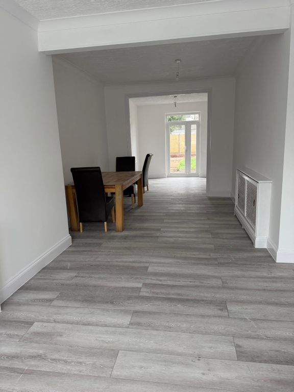 Property photo 3 of 12 Gallery