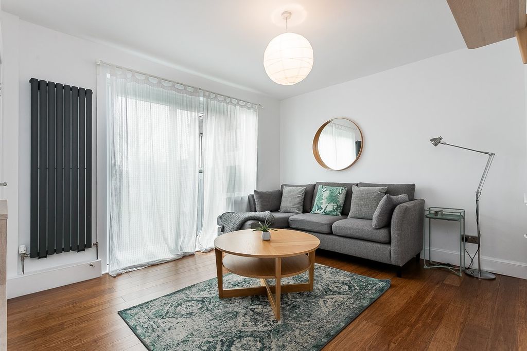 Property photo 2 of 35