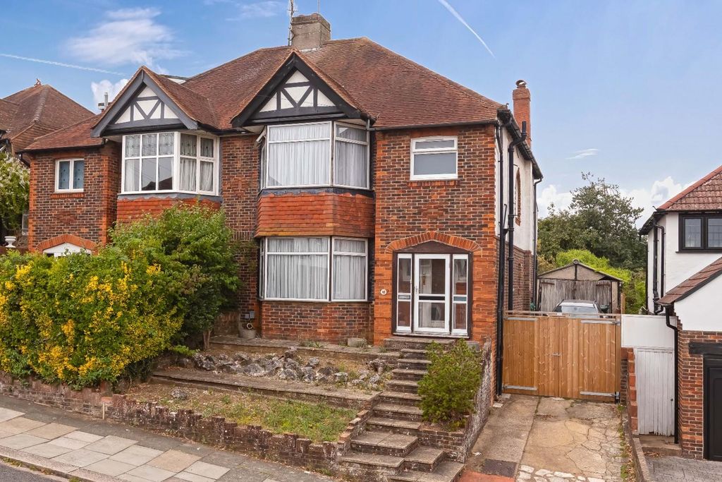 Property photo 1 of 23 Nevill Way_25.Jpg