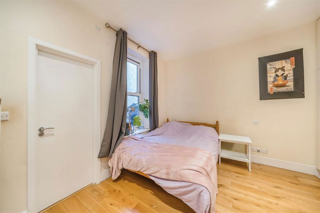 Property photo 3 of 4