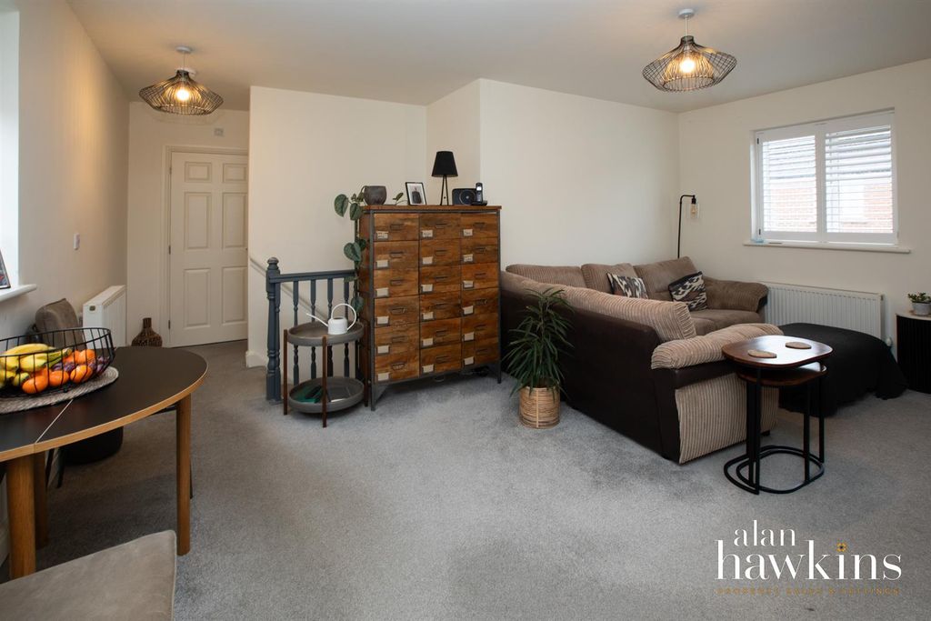 Property photo 3 of 8 3527-3.Jpg