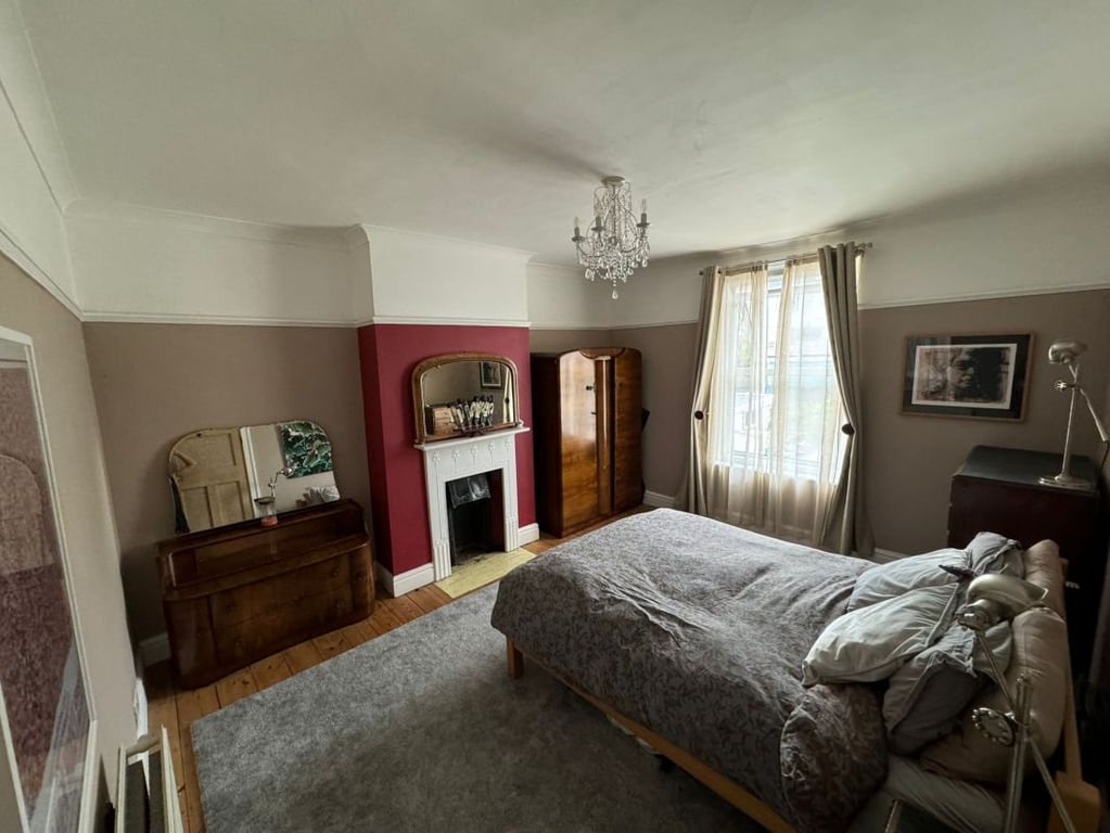 Property photo 3 of 25