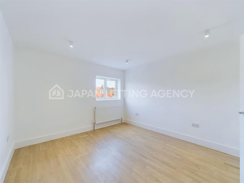 Property photo 2 of 5 Cam02206G0-Pr0104-Still001.Jpg