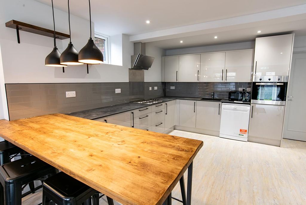 Property photo 2 of 6 _8100606.Jpg