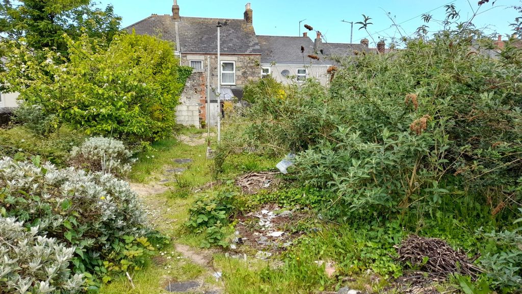 Property photo 2 of 11