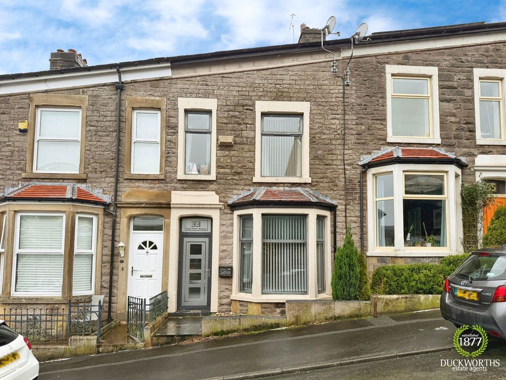 Property photo 1 of 31