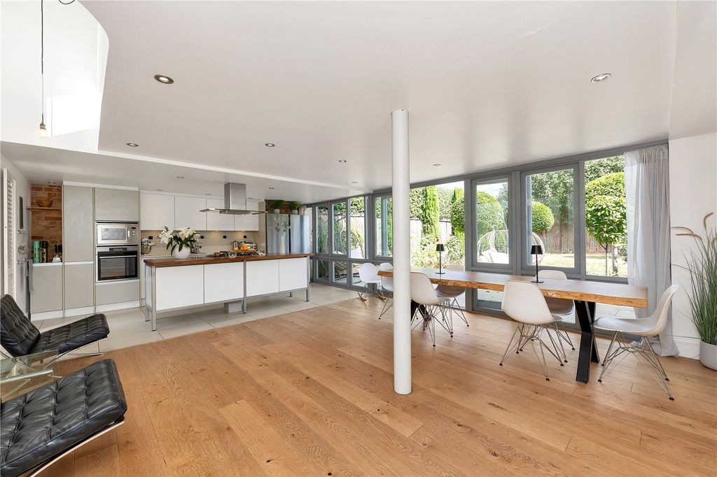 Property photo 3 of 33 Picture No. 19