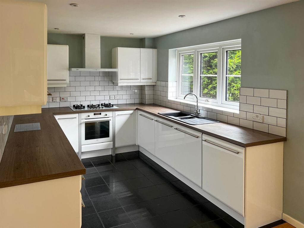 Property photo 3 of 26 Kitchen/Diner 2