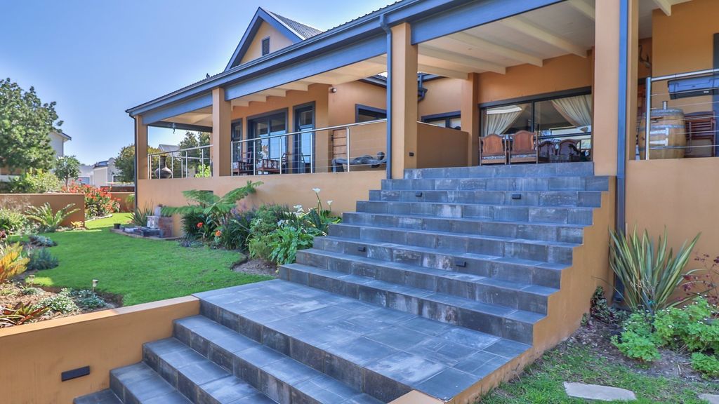 Property photo 2 of 47
