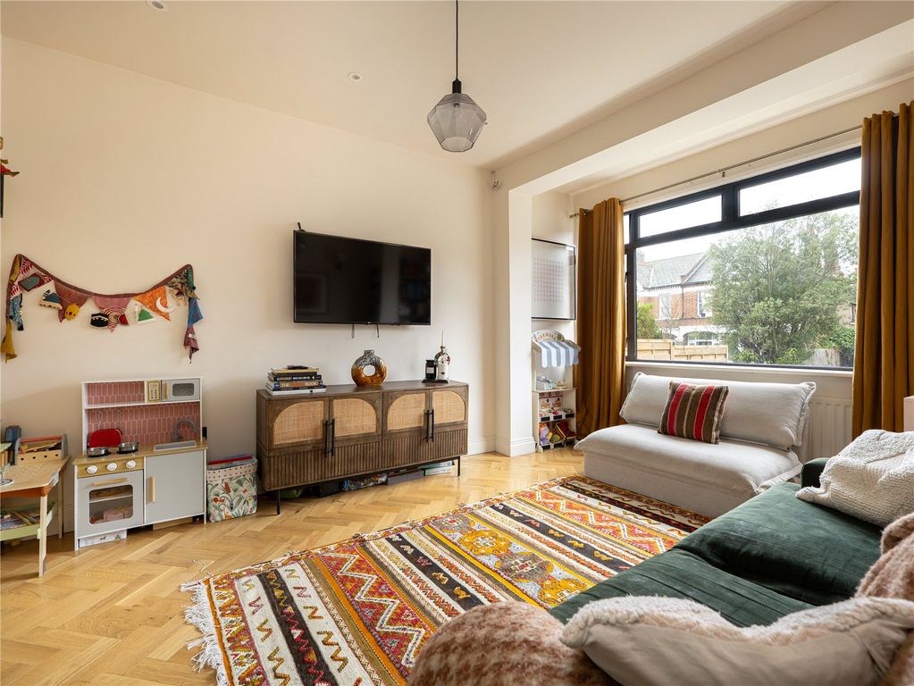 Property photo 3 of 18 Picture No. 32