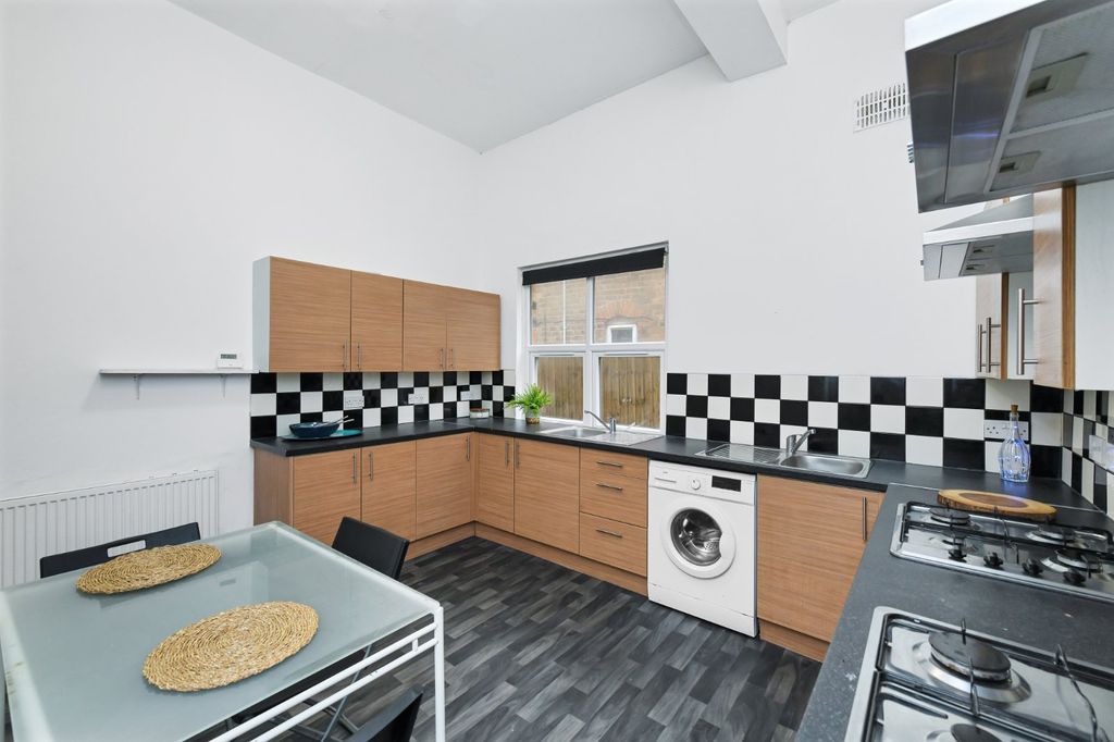 Property photo 3 of 8 Picture No. 50