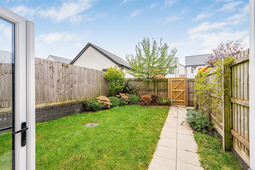 Property photo 2 of 18 Rear Garden.Jpg