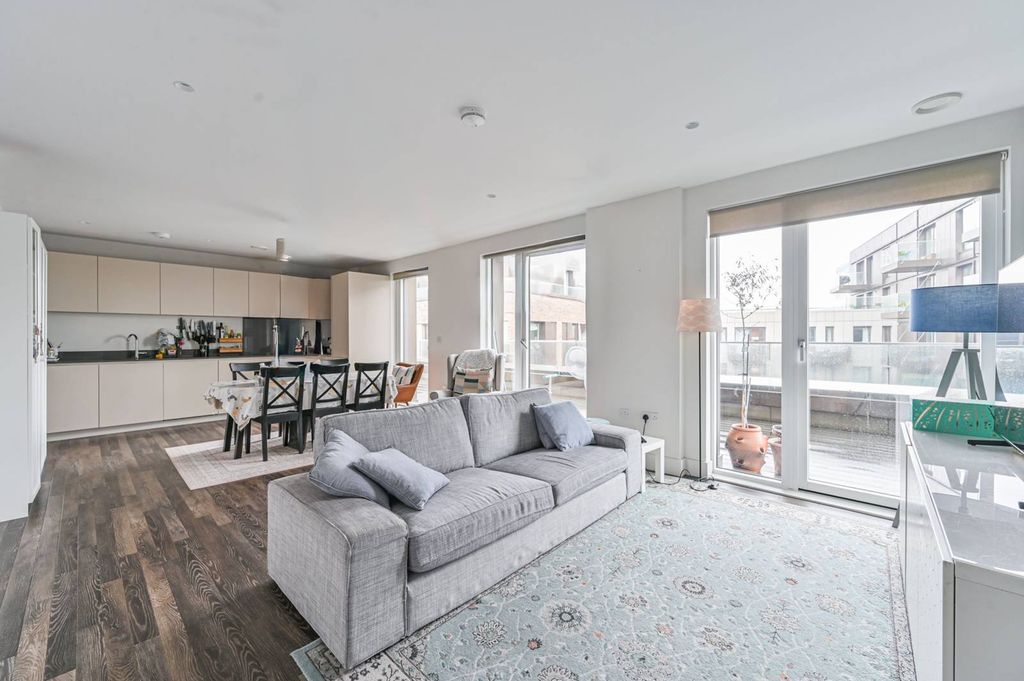 Property photo 2 of 19