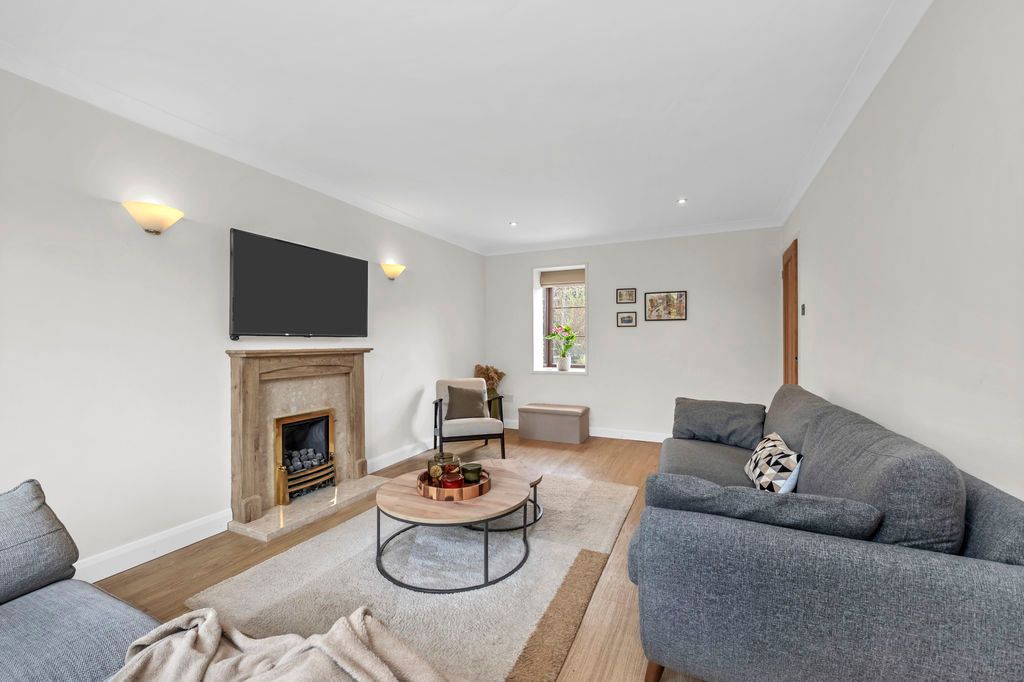 Property photo 3 of 20 Sitting Room