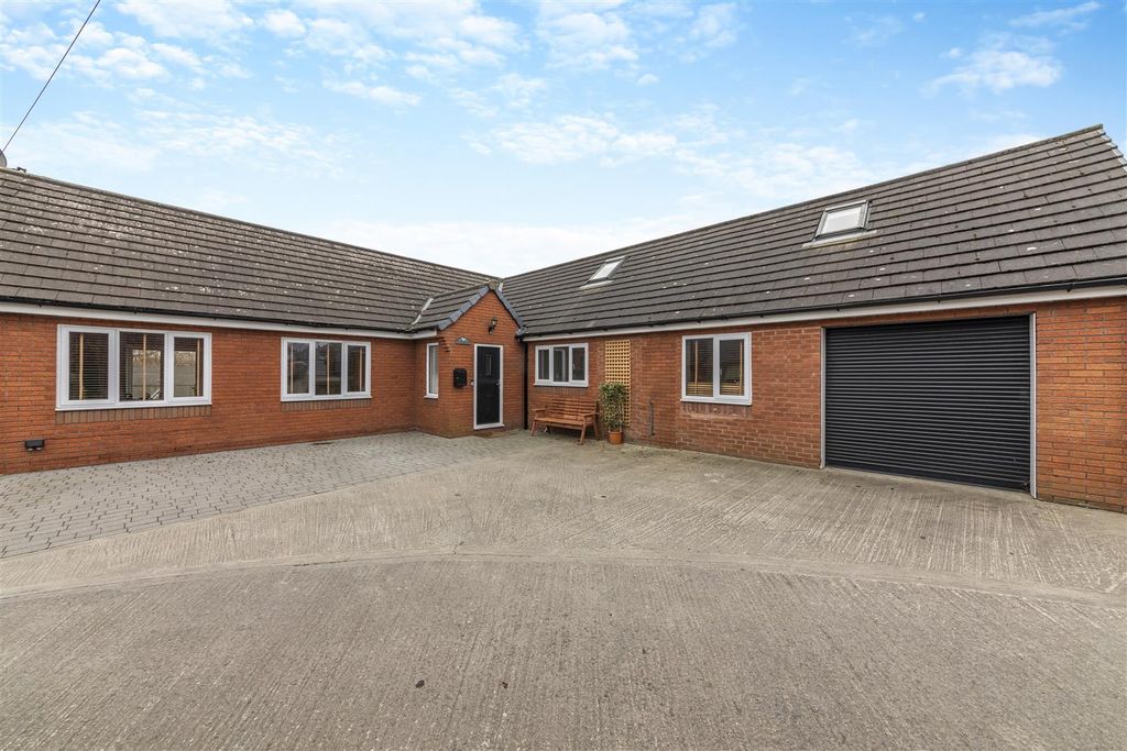 Property photo 1 of 20 8636446-Exterior01.Jpg